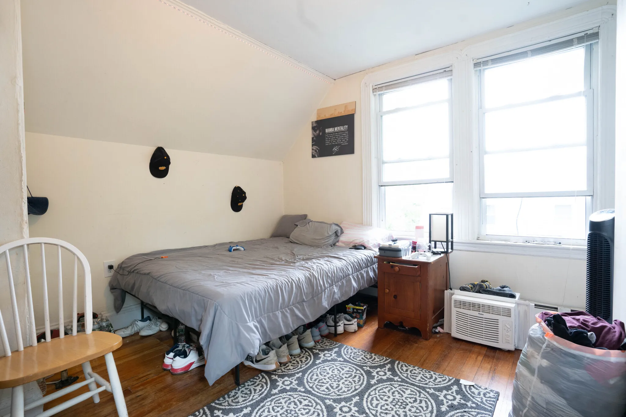 3 bed, 1 bath apartment for rent at 32 Gordon St Unit 3, Brighton — photo 4 of 7