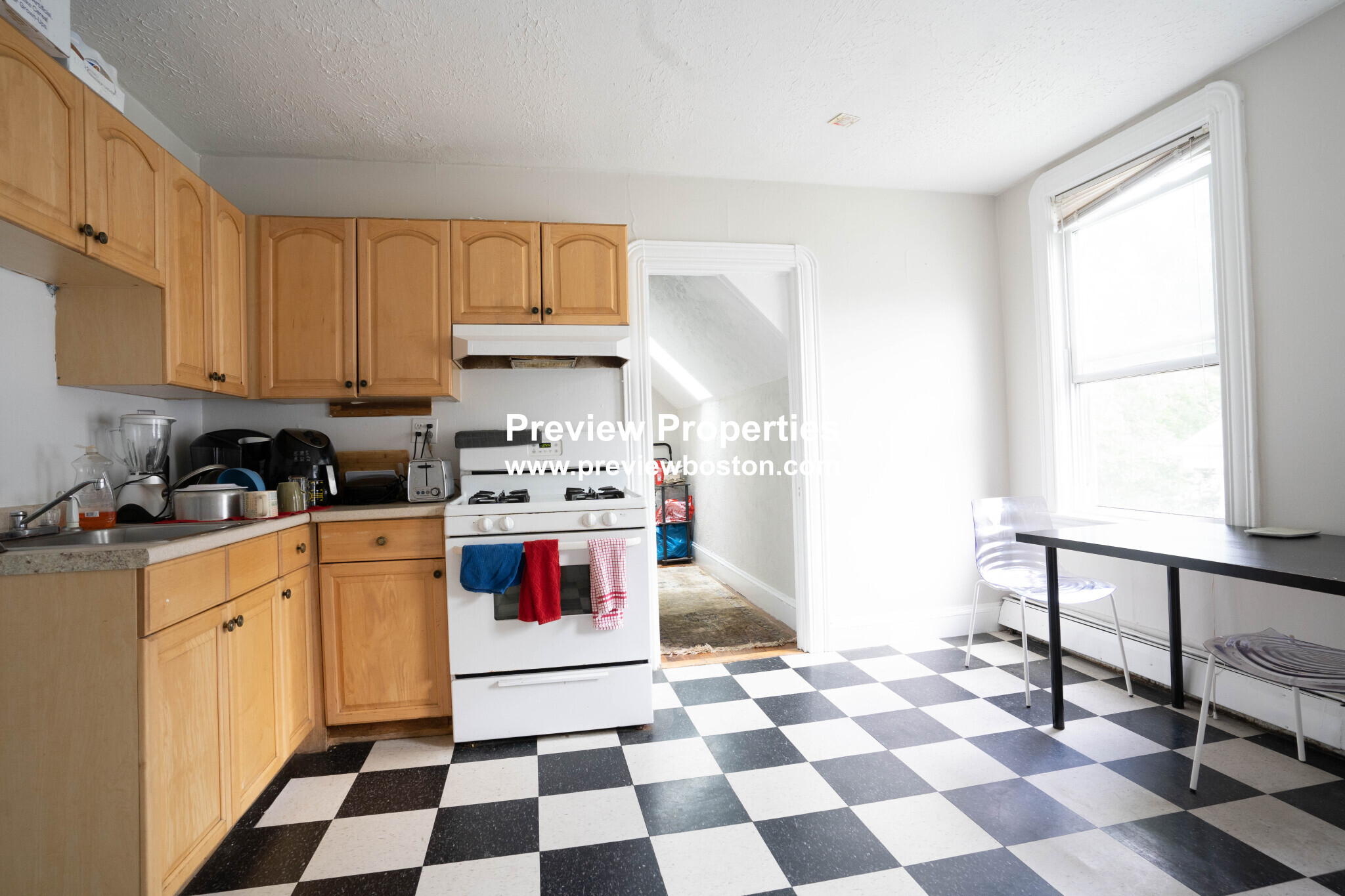 3 bed, 1 bath apartment for rent at 32 Gordon St Unit 3P, Allston — photo 2 of 7