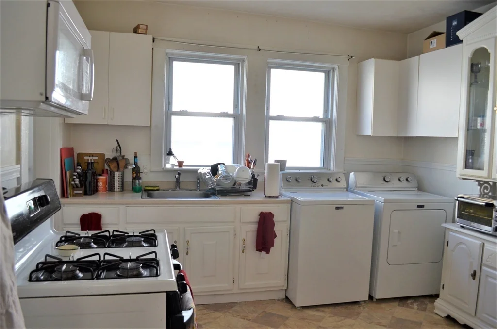 2 bed, 1 bath apartment for rent at 32 Gourley Rd Unit 1, Tufts University — photo 5 of 18