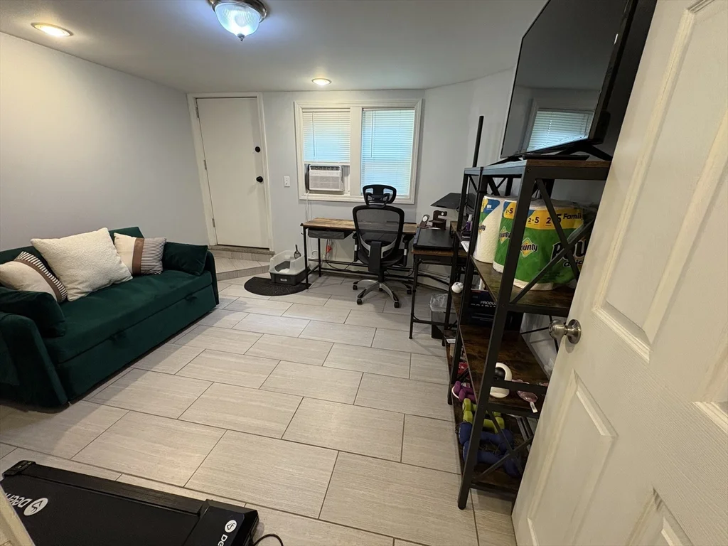 2 bed, 2 bath apartment for rent at 32 Greenwich Park Unit 1, South End — photo 24 of 24