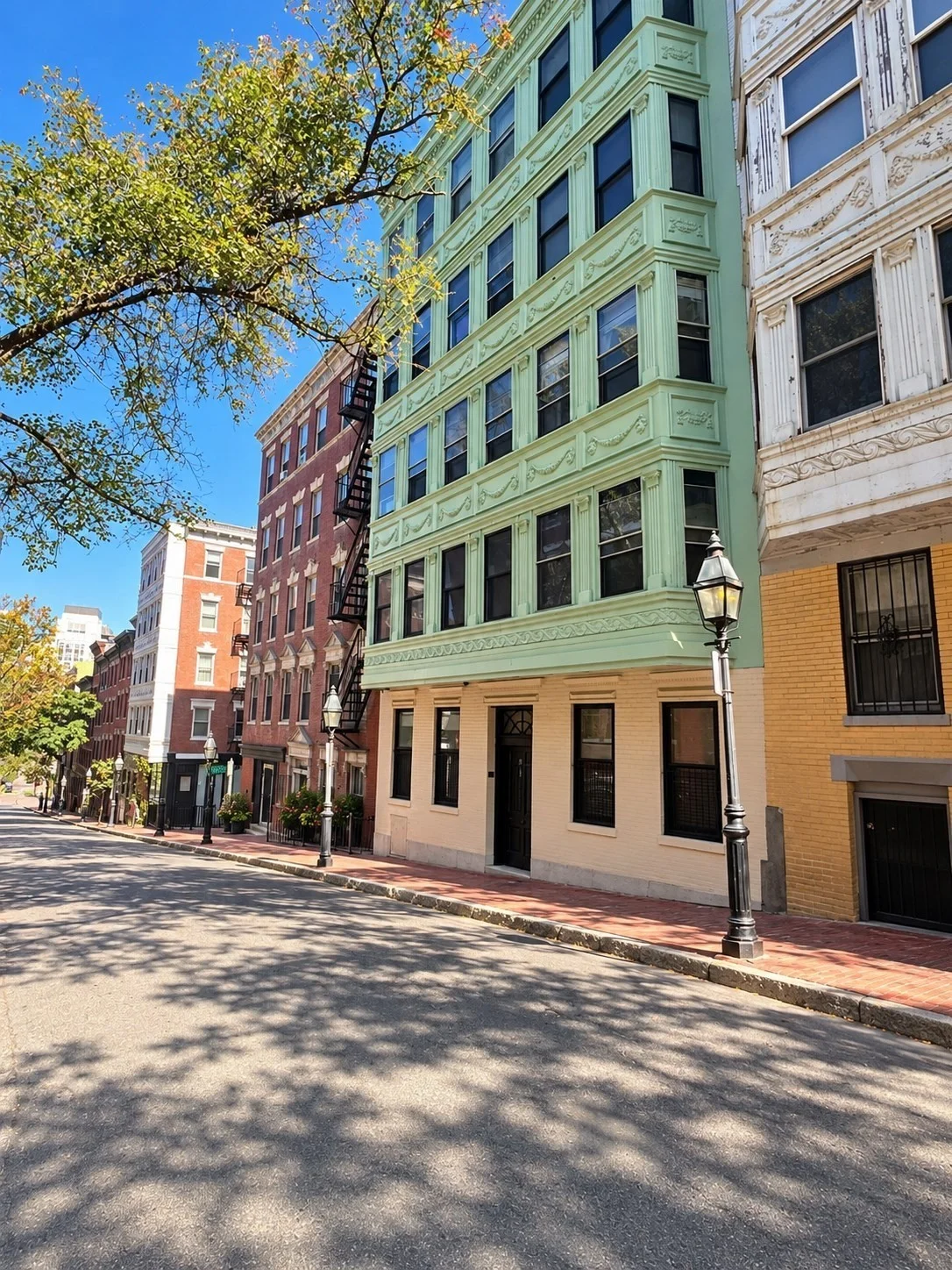 1 bed, 1 bath apartment for rent at 32 Grove St Unit 1, Beacon Hill