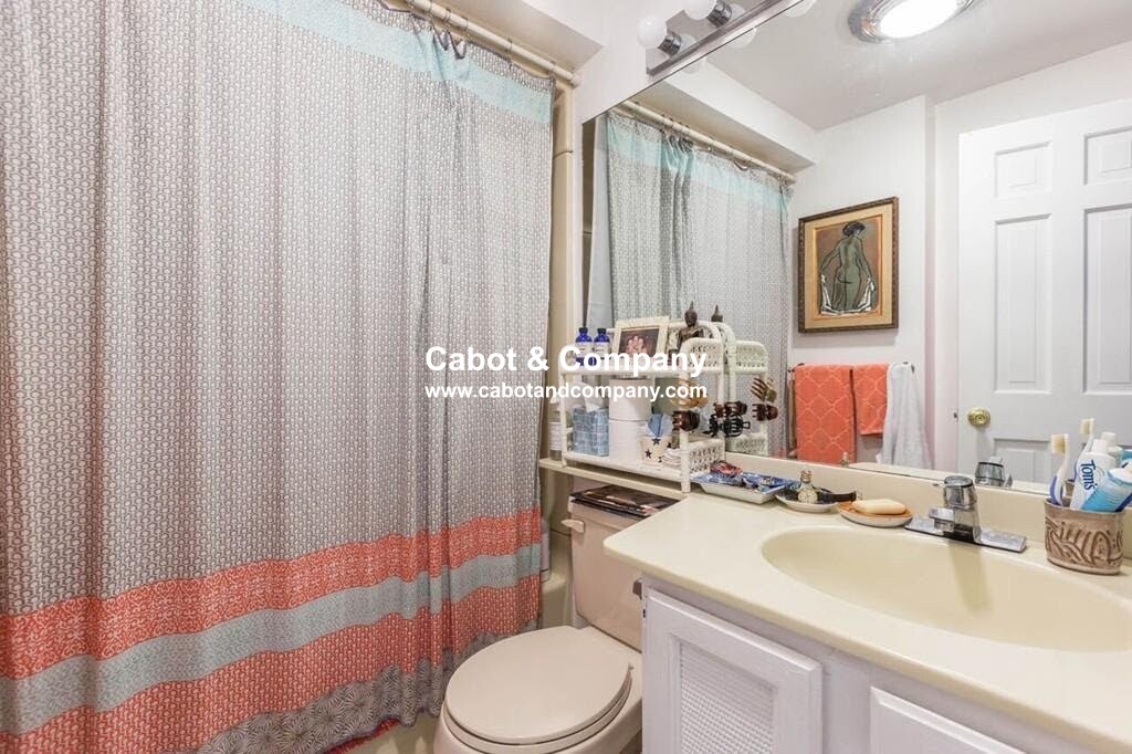 1 bed, 1 bath apartment for rent at 32 Grove St Unit 4, Beacon Hill — photo 5 of 7