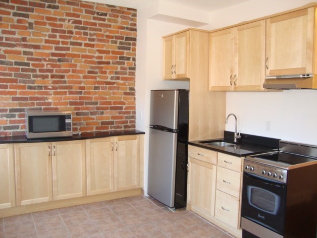 1 bed, 1 bath apartment for rent at 32 Grove Unit 5, Boston — photo 4 of 6