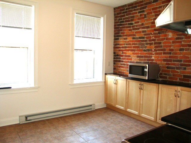 1 bed, 1 bath apartment for rent at 32 Grove Unit 5, Boston — photo 5 of 6