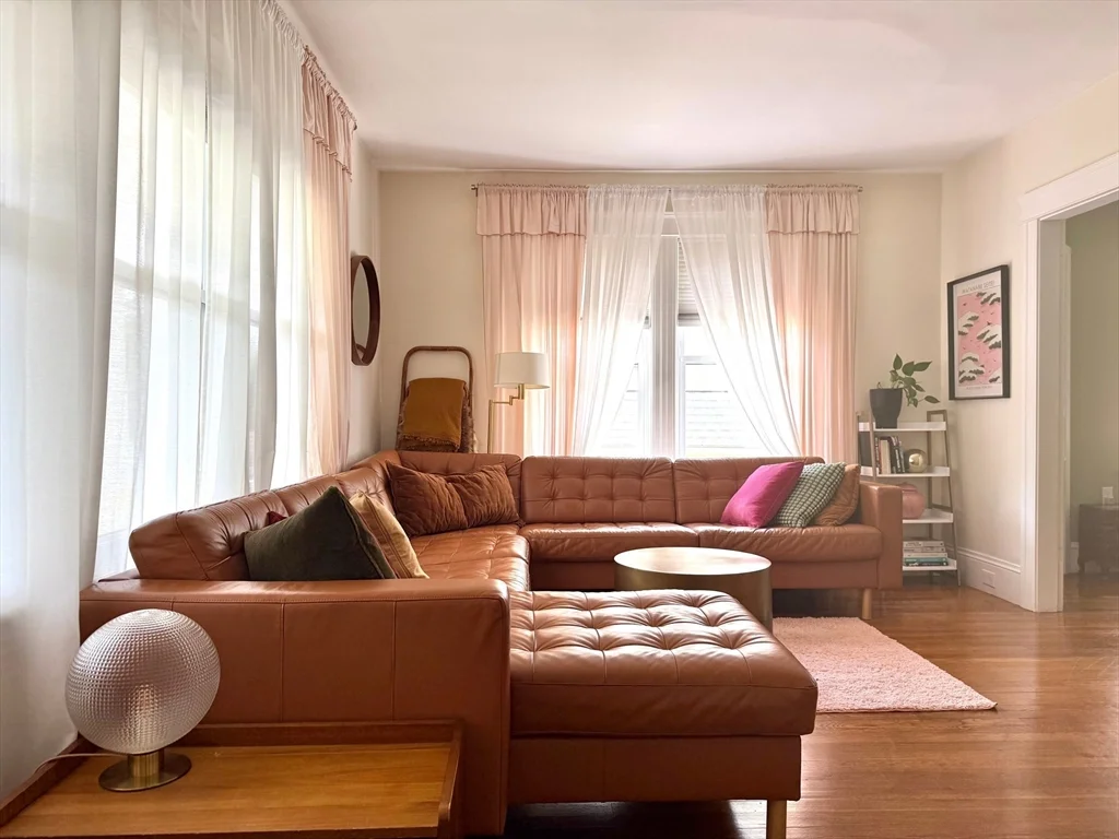 3 bed, 1 bath apartment for rent at 32 Hadwen Ln, Worcester — photo 5 of 27