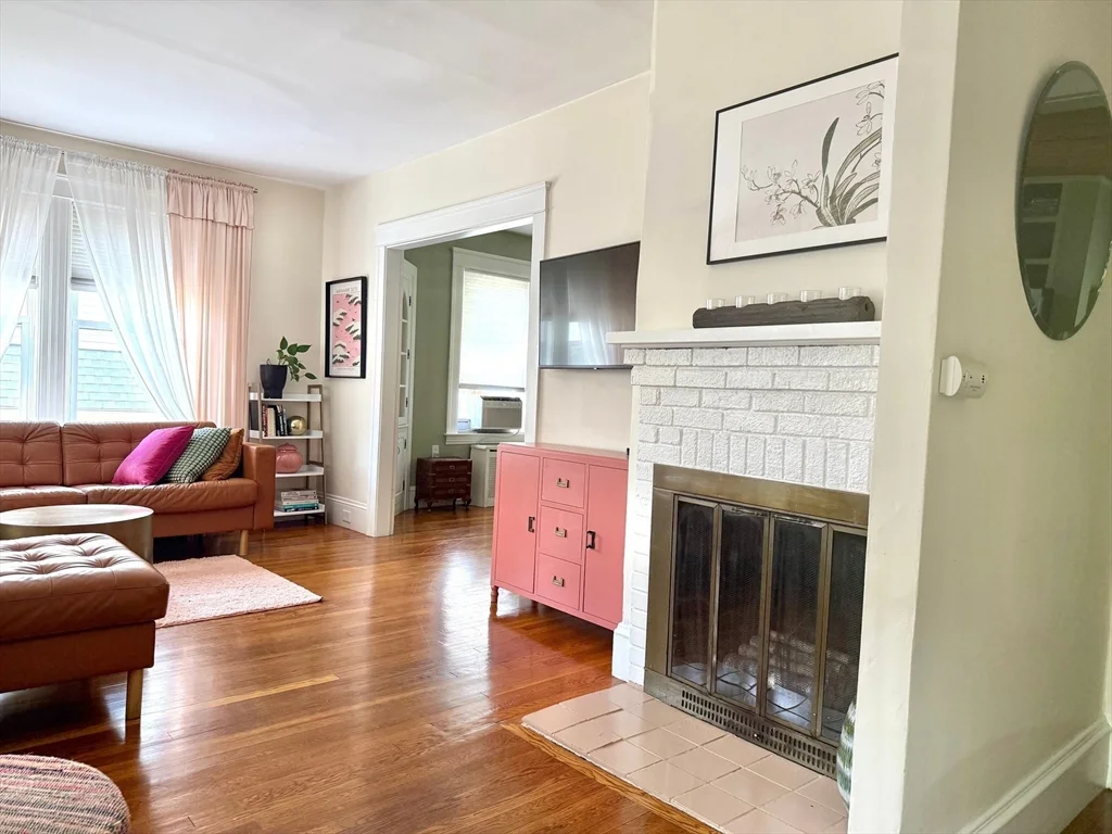 3 bed, 1 bath apartment for rent at 32 Hadwen Ln, Worcester — photo 8 of 27