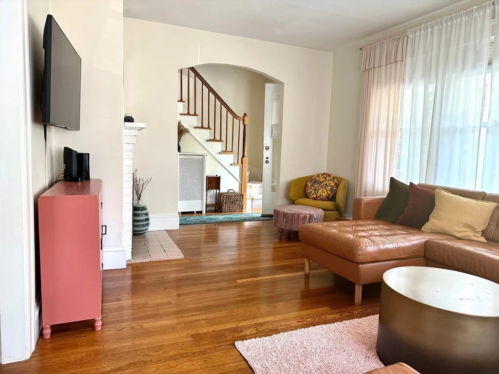 3 bed, 1 bath apartment for rent at 32 Hadwen Ln, Worcester — photo 7 of 27