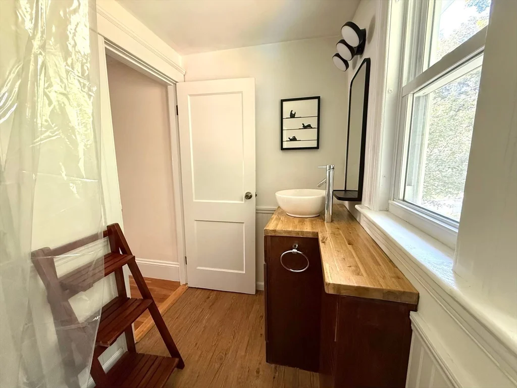 3 bed, 1 bath apartment for rent at 32 Hadwen Ln, Worcester — photo 21 of 27