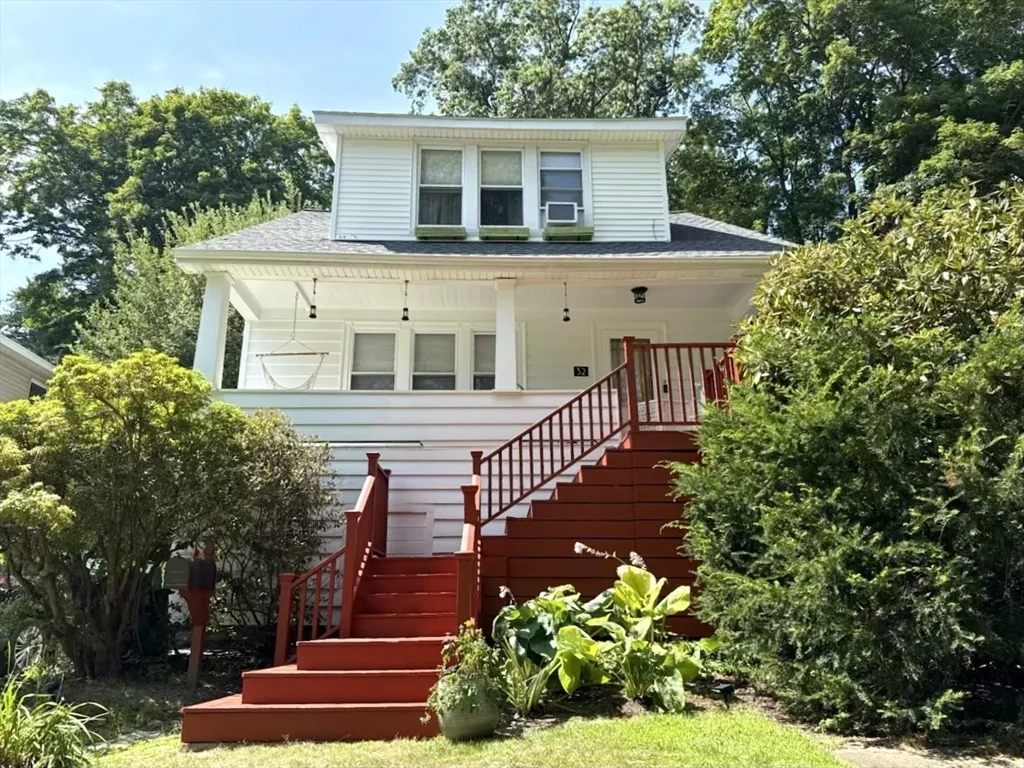 3 bed, 1 bath apartment for rent at 32 Hadwen Ln, Worcester — photo 1 of 27