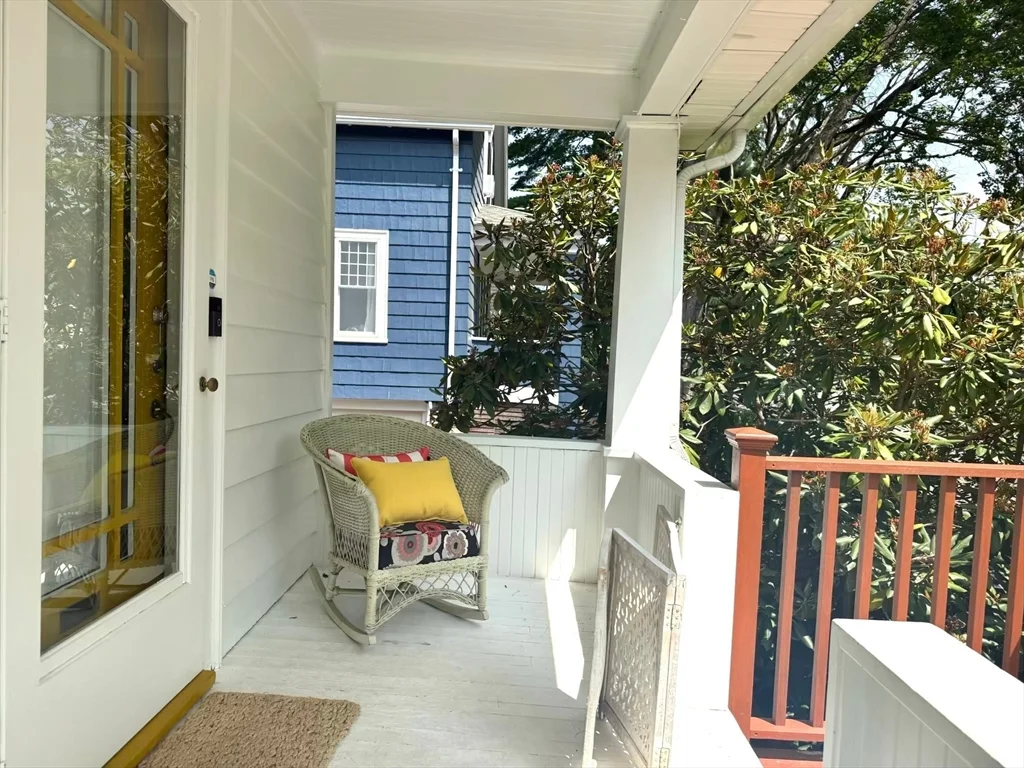 3 bed, 1 bath apartment for rent at 32 Hadwen Ln, Worcester — photo 4 of 27