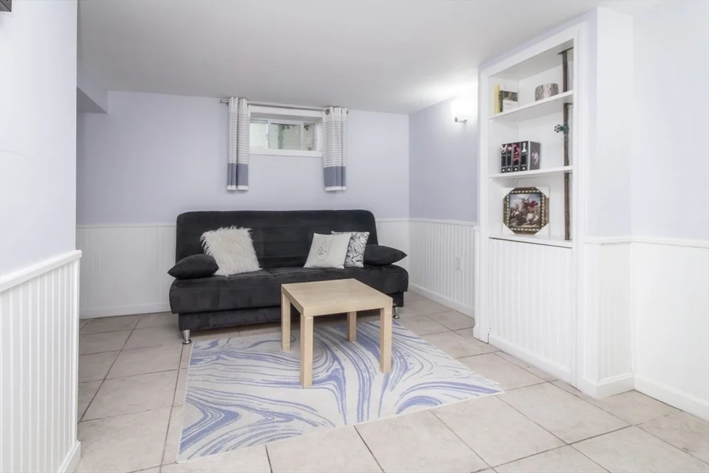 2 bed, 1 bath apartment for rent at 32 Hamilton Rd Unit 32, Wakefield — photo 26 of 39