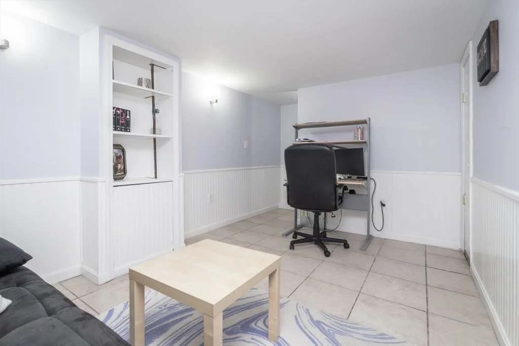 2 bed, 1 bath apartment for rent at 32 Hamilton Rd Unit 32, Wakefield — photo 28 of 39