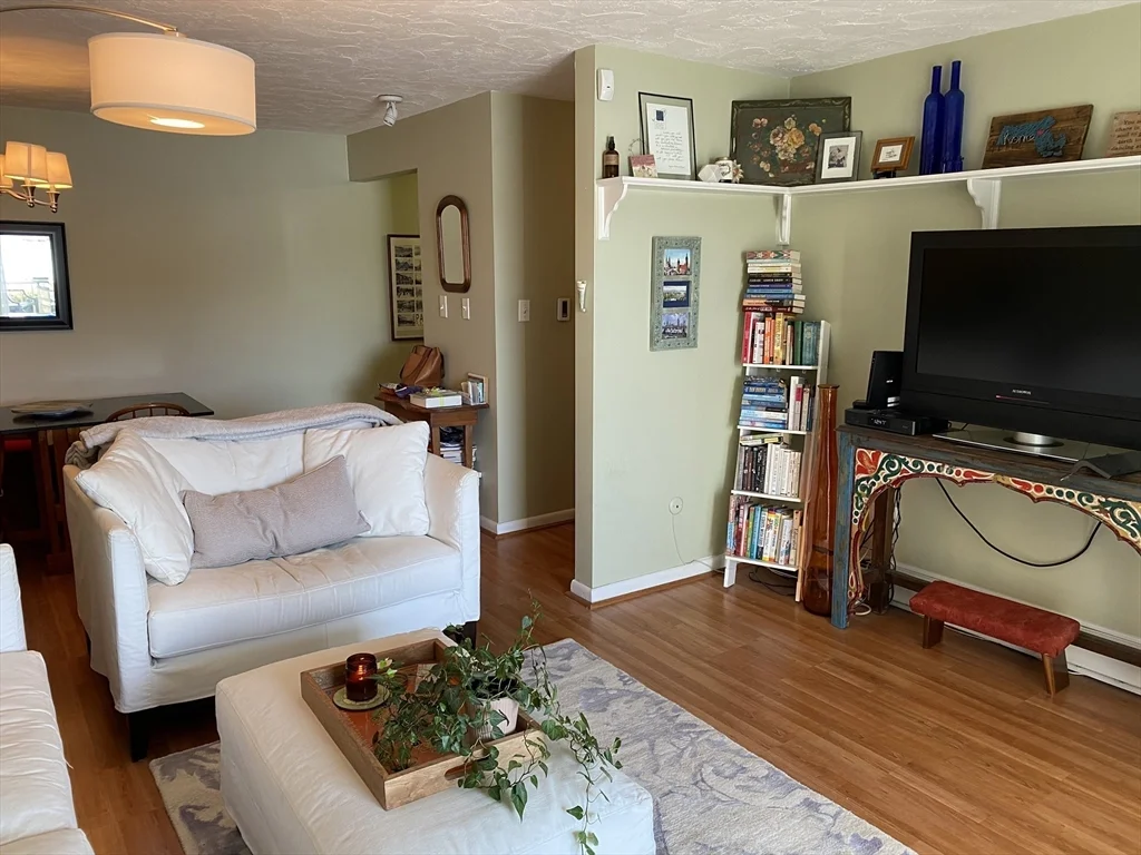 1 bed, 1 bath apartment for rent at 32 Hamilton St Unit 107, Arlington — photo 5 of 13