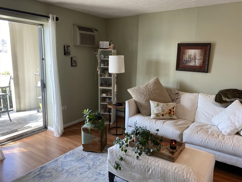 1 bed, 1 bath apartment for rent at 32 Hamilton St Unit 107, Arlington — photo 3 of 13