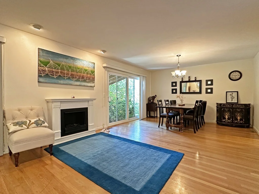 3 bed, 2 bath apartment for rent at 32 Hammond Pond Pkwy Unit 32, Chestnut Hill — photo 1 of 24