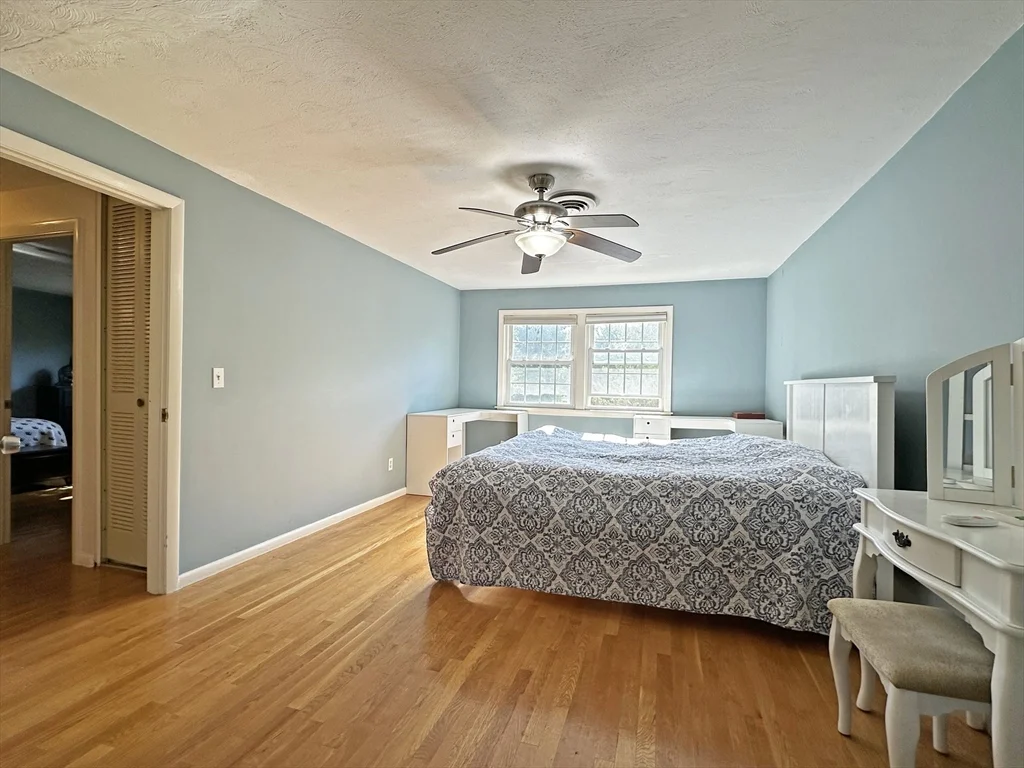 3 bed, 2 bath apartment for rent at 32 Hammond Pond Pkwy Unit 32, Chestnut Hill — photo 12 of 24