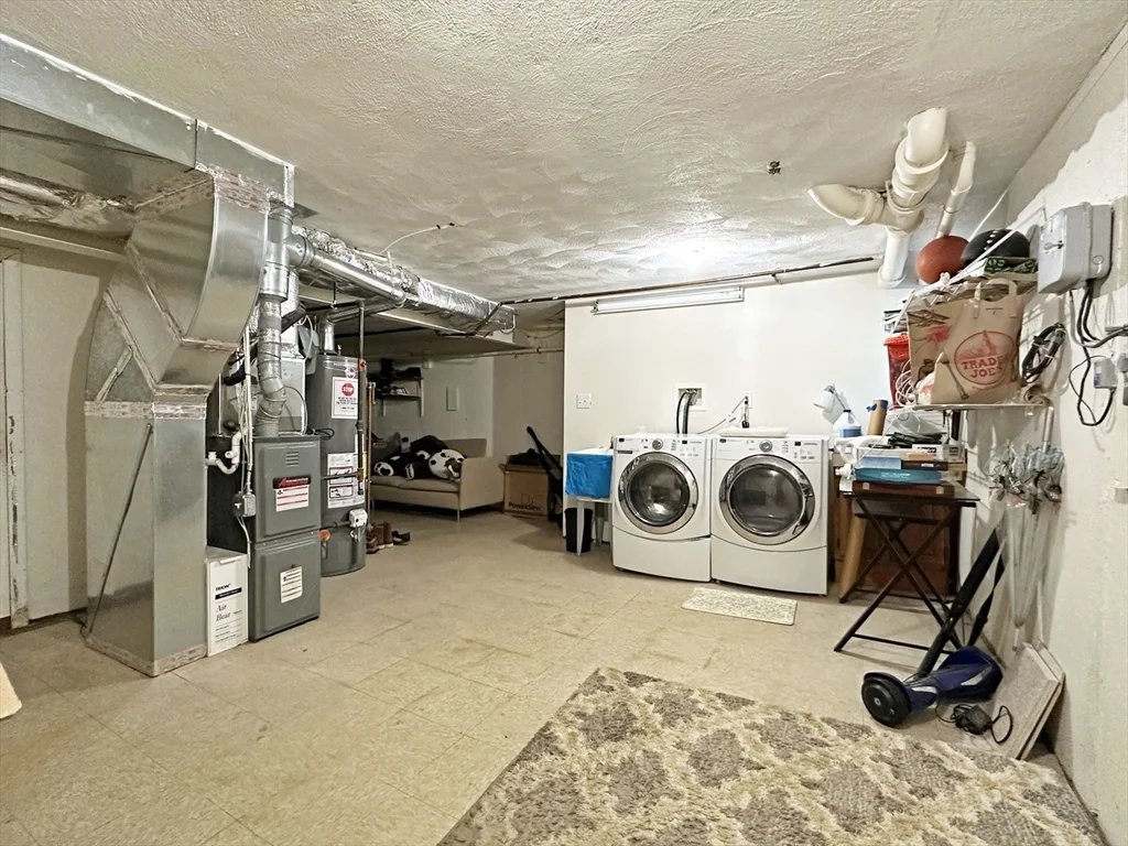 3 bed, 2 bath apartment for rent at 32 Hammond Pond Pkwy Unit 32, Chestnut Hill — photo 23 of 24