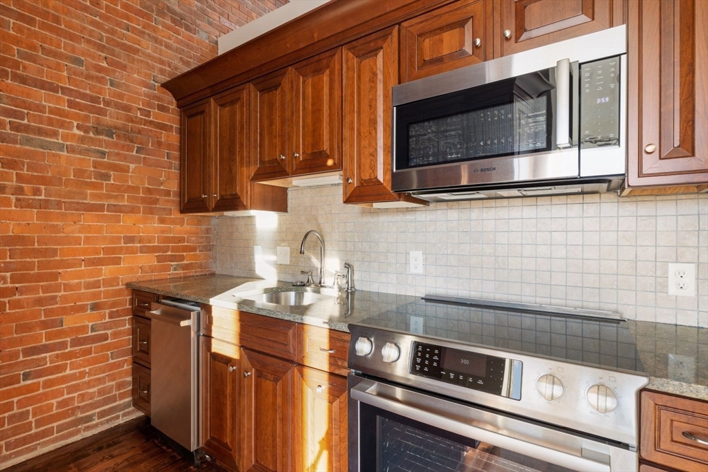 2 bed, 1 bath apartment for rent at 32 Hancock St Unit 5B, Beacon Hill — photo 9 of 24