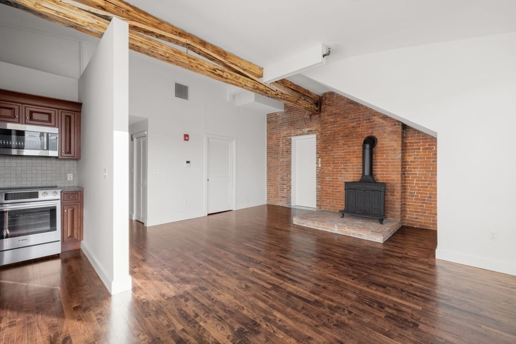 2 bed, 1 bath apartment for rent at 32 Hancock St Unit 5B, Beacon Hill — photo 6 of 24
