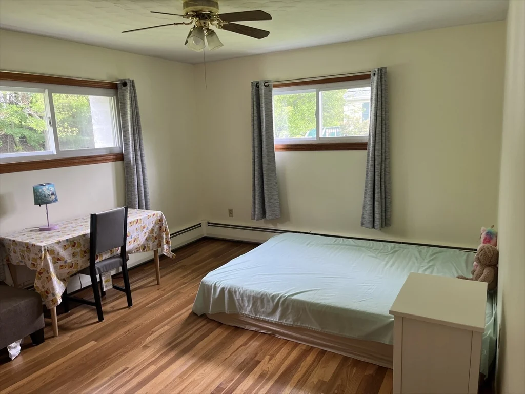 3 bed, 2 bath apartment for rent at 32 Harriet Ave, Shrewsbury — photo 9 of 10