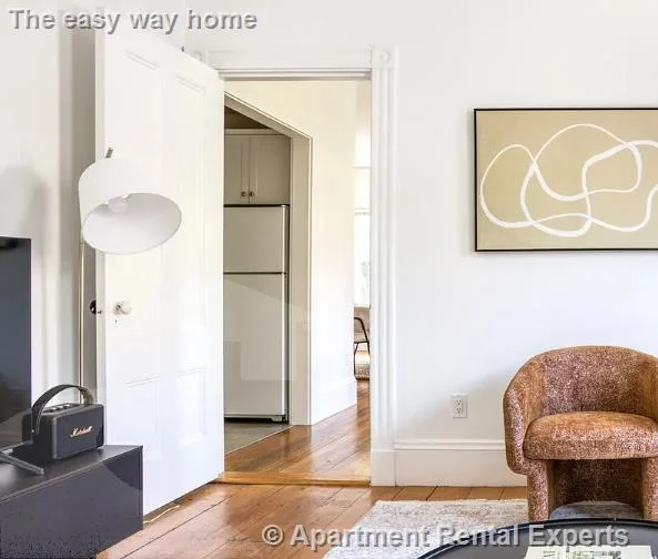 2 bed, 1 bath apartment for rent at 32 Healey St, Harvard Square — photo 3 of 23