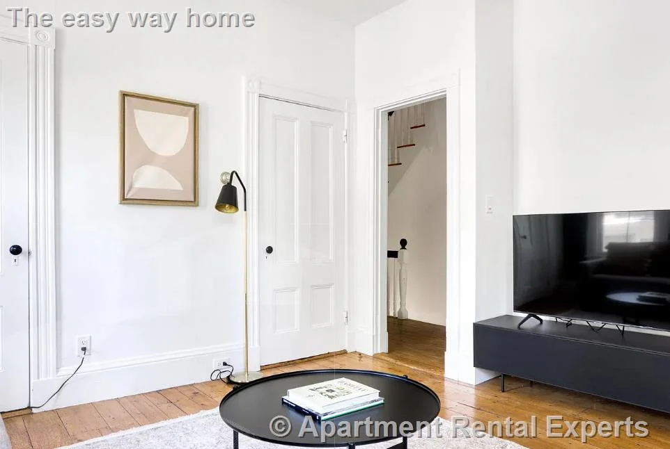 2 bed, 1 bath apartment for rent at 32 Healey St, Harvard Square — photo 4 of 23