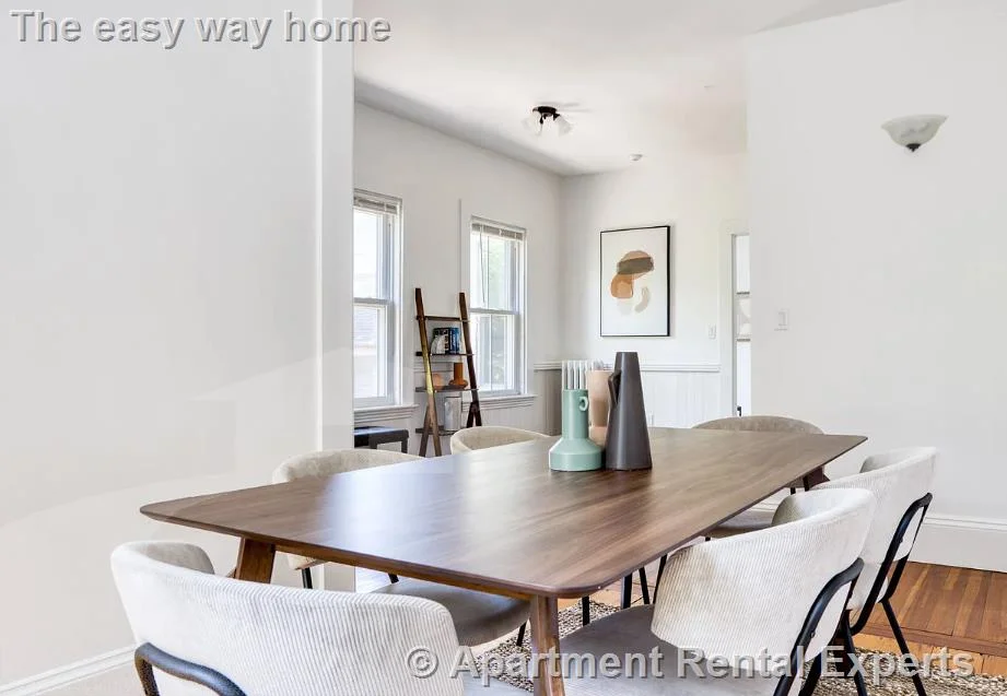 2 bed, 1 bath apartment for rent at 32 Healey St, Harvard Square — photo 1 of 23