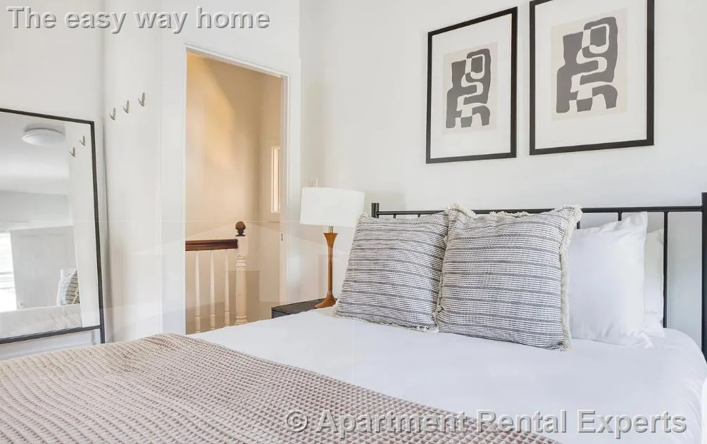 2 bed, 1 bath apartment for rent at 32 Healey St, Harvard Square — photo 6 of 23