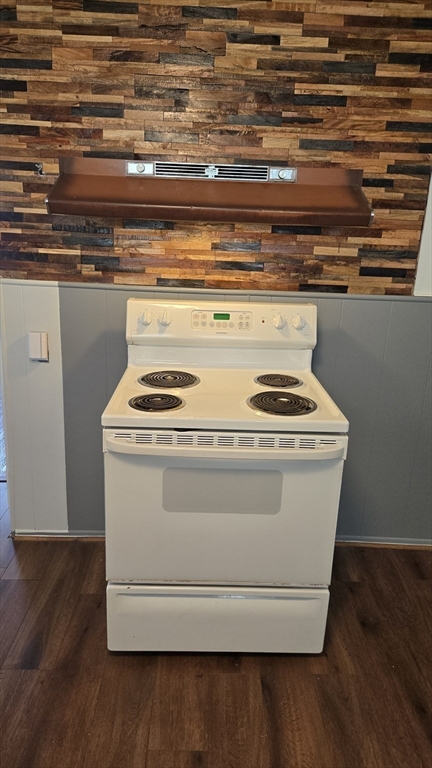 1 bed, 1 bath apartment for rent at 32 Hiawatha Unit 1, Boston — photo 4 of 15