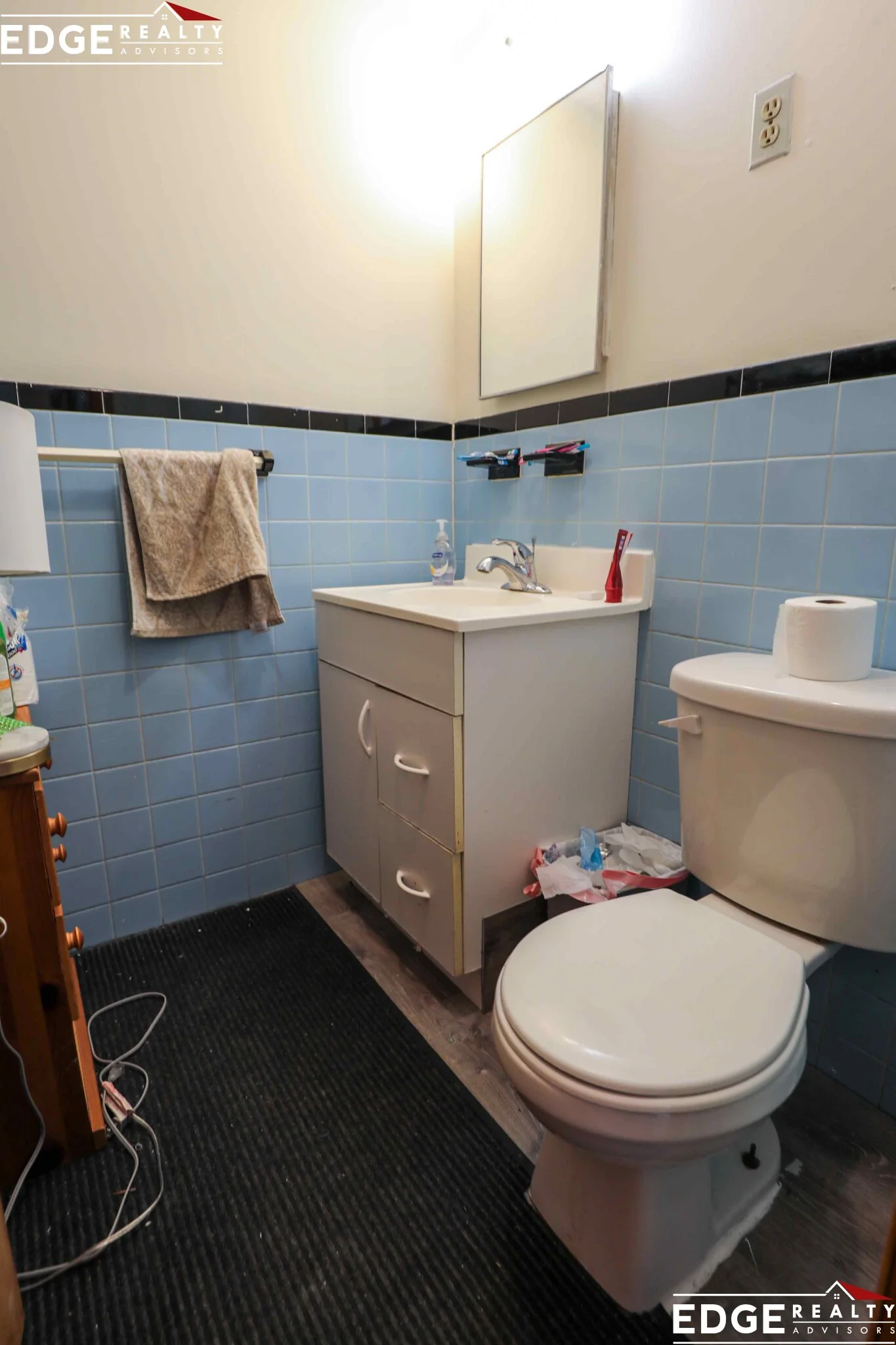 4 bed, 1.5 bath apartment for rent at 32 Higgins St Unit 1, Allston — photo 6 of 9