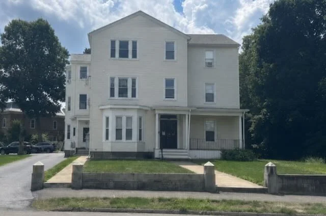 1 bed, 1 bath apartment for rent at 32 Holten St Unit 2R, Danvers — photo 1 of 11