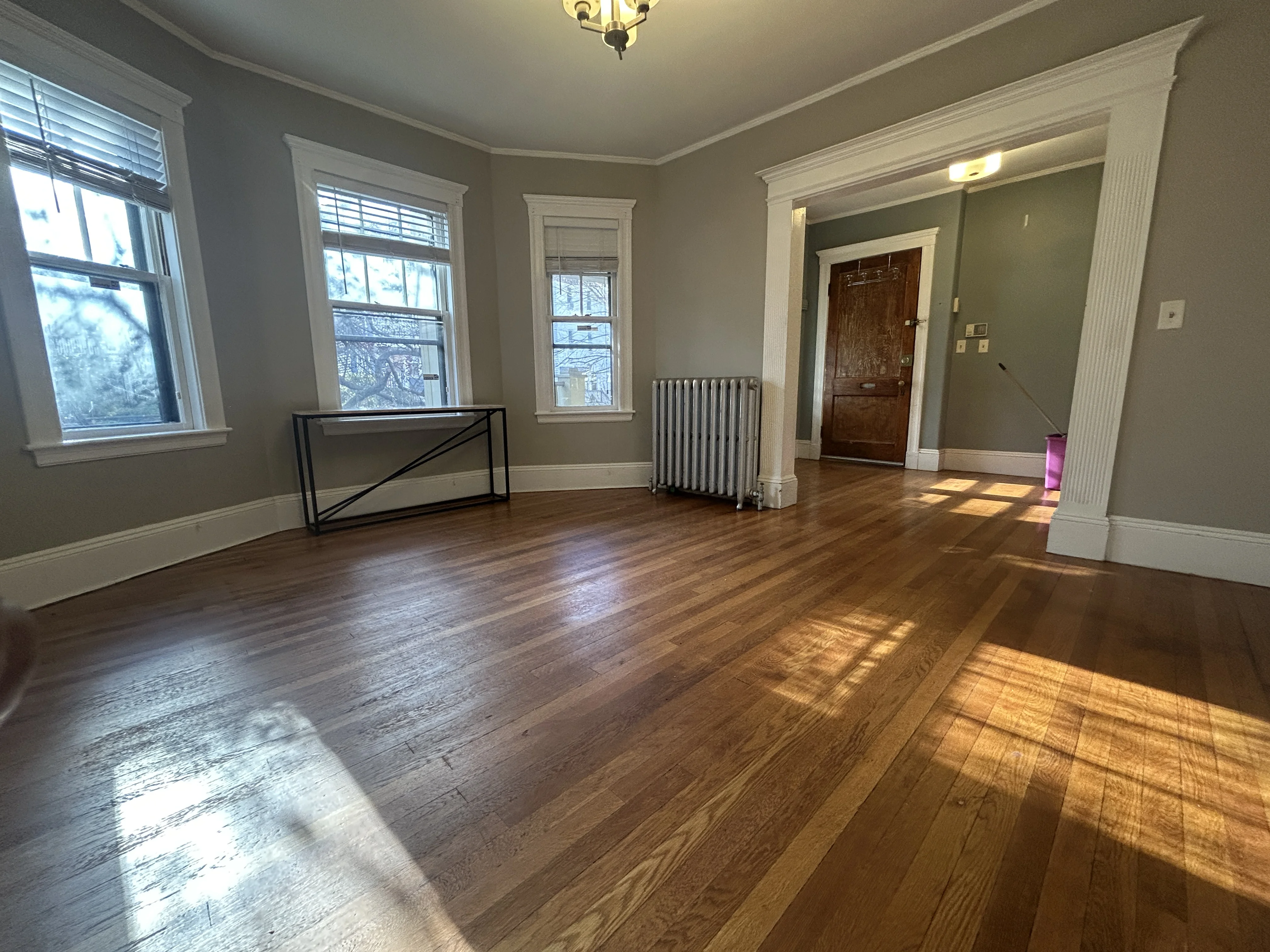 3 bed, 1 bath apartment for rent at 32 Iffley Rd Unit 1, Jamaica Plain — photo 3 of 18