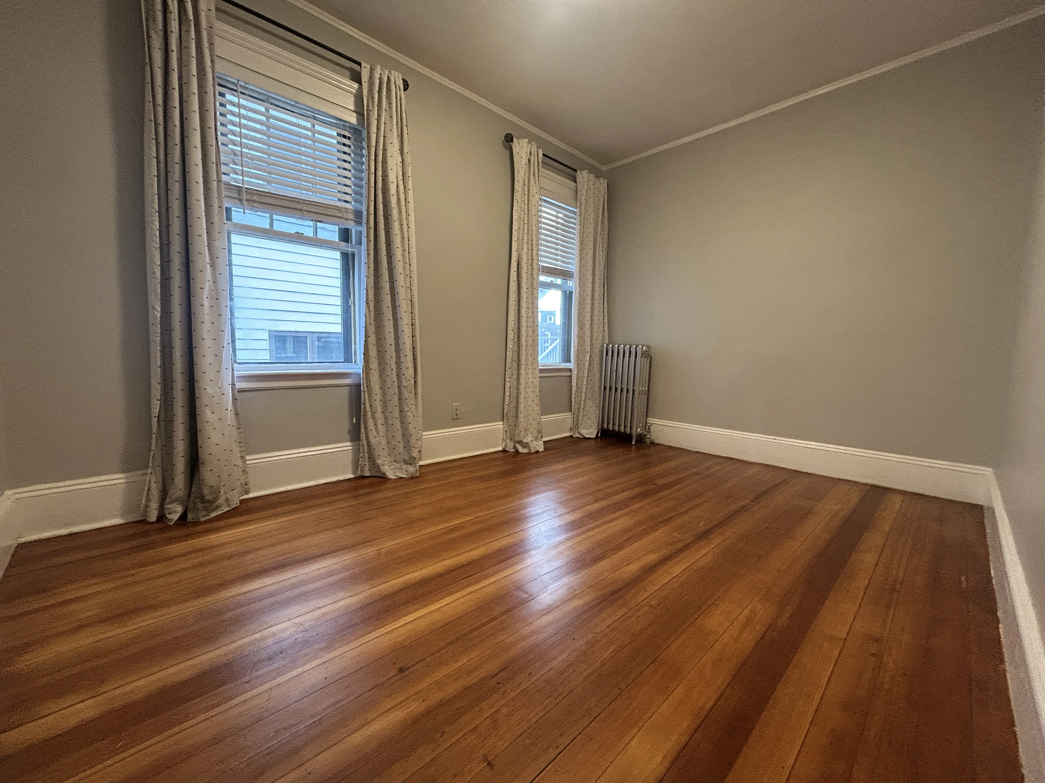 3 bed, 1 bath apartment for rent at 32 Iffley Rd Unit 1, Jamaica Plain — photo 6 of 18