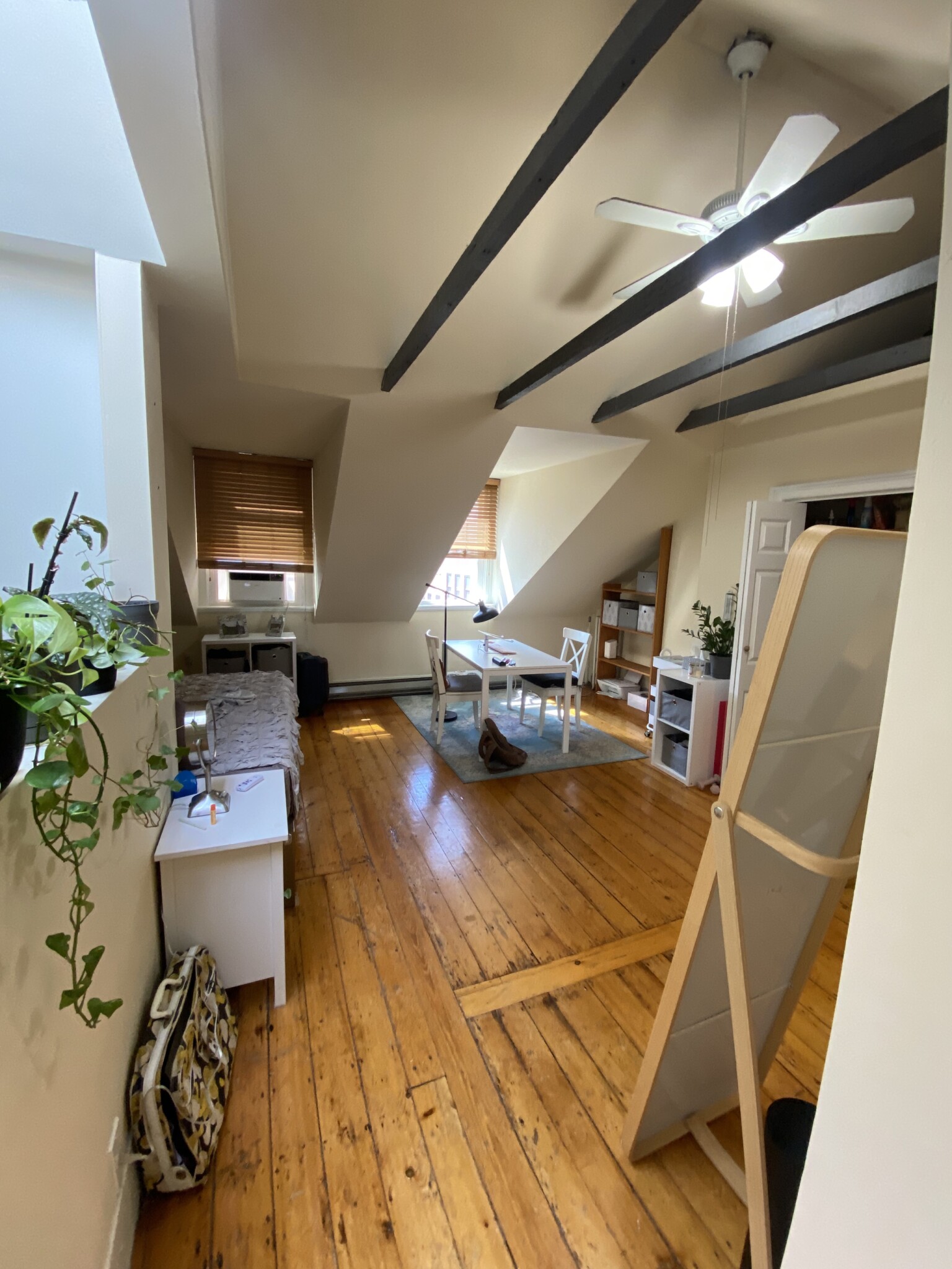 Studio bed, 1 bath apartment for rent at 32 Irving St Unit 4, Beacon Hill — photo 1 of 17