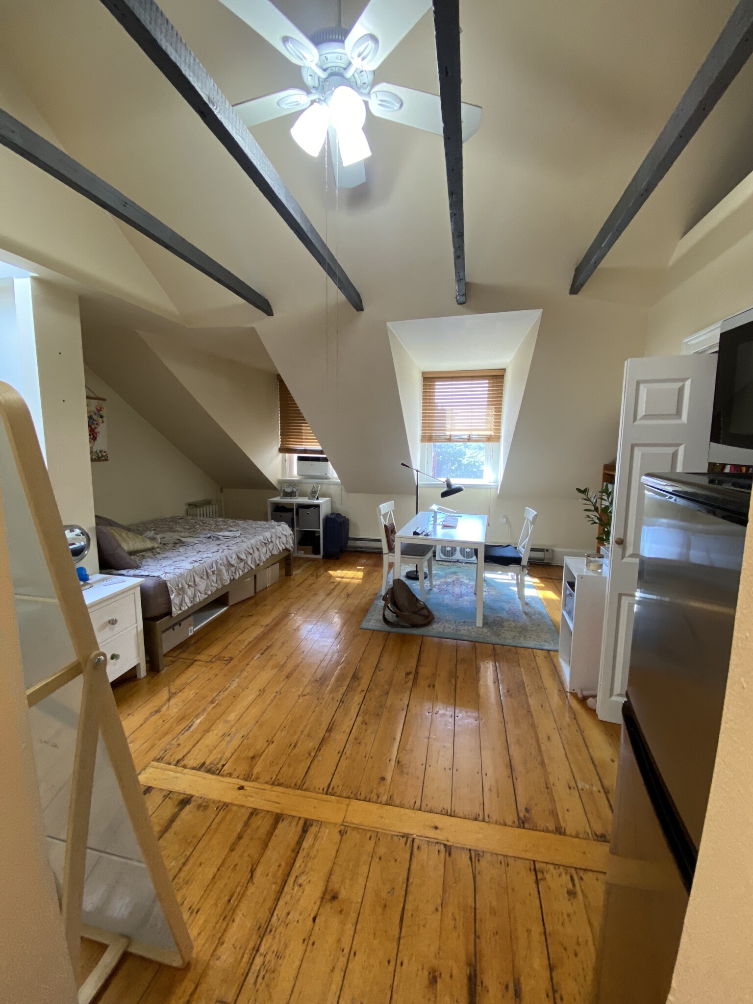 Studio bed, 1 bath apartment for rent at 32 Irving St Unit 4, Beacon Hill — photo 3 of 17