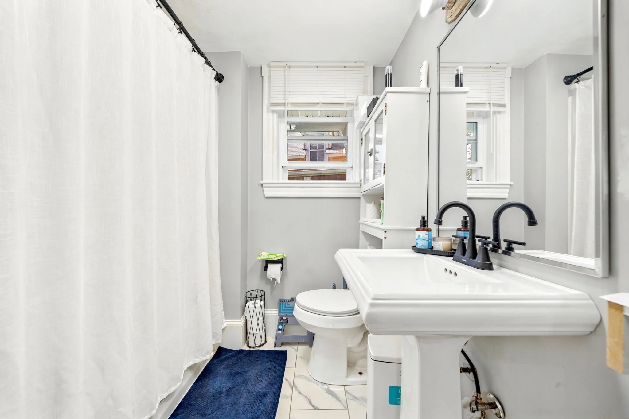 3 bed, 1 bath apartment for rent at 32 Irwin St Unit 1, Winthrop — photo 6 of 9