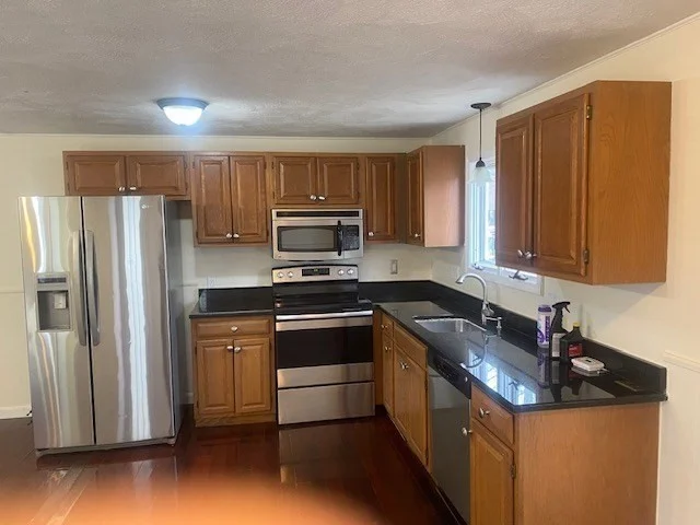 2 bed, 2 bath apartment for rent at 32 Jennifer Ln Unit 2, Peabody — photo 3 of 15
