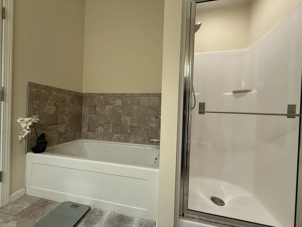 2 bed, 2 bath apartment for rent at 32 John Hancock Dr Unit 32, Ashland — photo 38 of 41