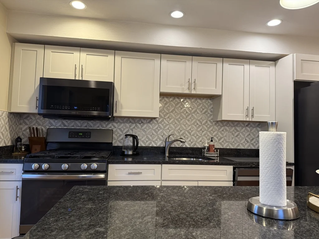 2 bed, 2 bath apartment for rent at 32 John Hancock Dr Unit 32, Ashland — photo 17 of 41