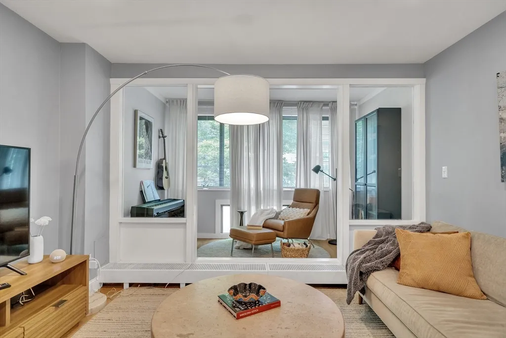 2 bed, 1 bath apartment for rent at 32 Juniper St Unit 91, Brookline Village — photo 6 of 17