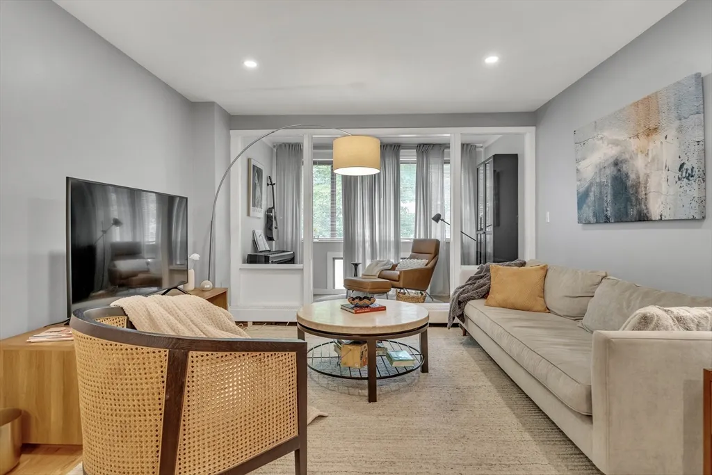 2 bed, 1 bath apartment for rent at 32 Juniper St Unit 91, Brookline Village — photo 5 of 17