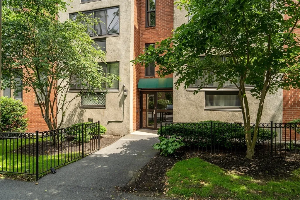 2 bed, 1 bath apartment for rent at 32 Juniper St Unit 91, Brookline Village — photo 17 of 17