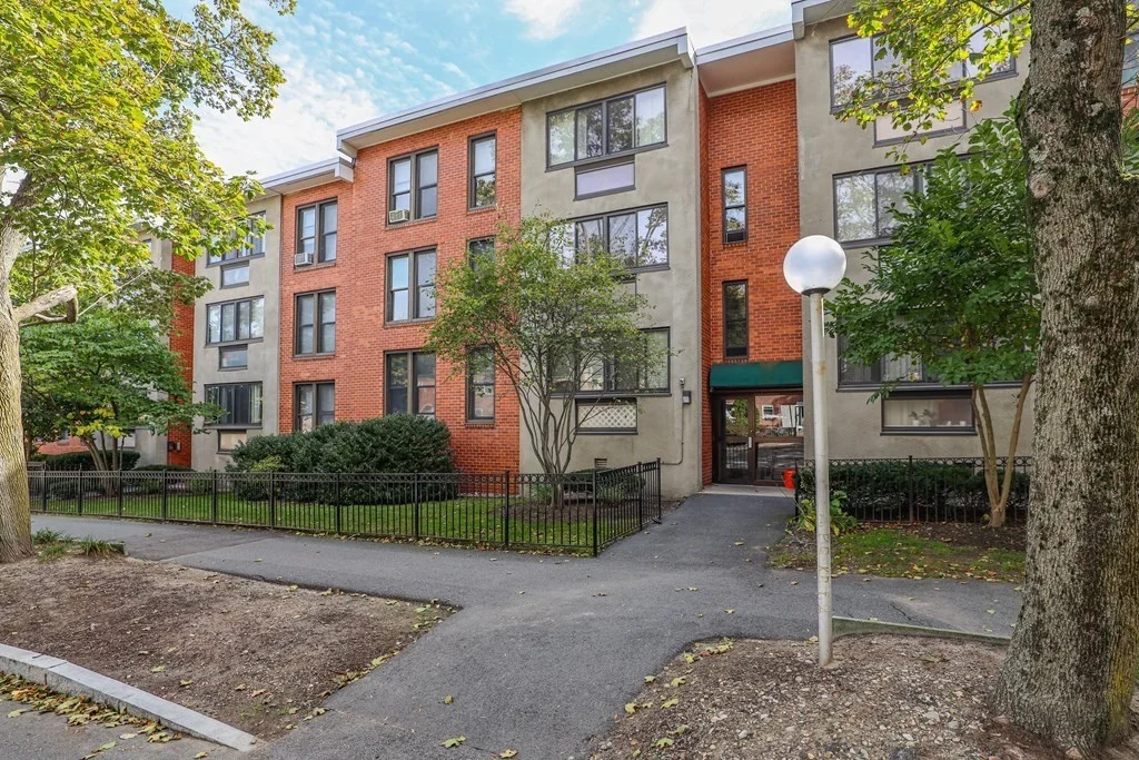 2 bed, 1 bath apartment for rent at 32 Juniper St Unit 96, Brookline