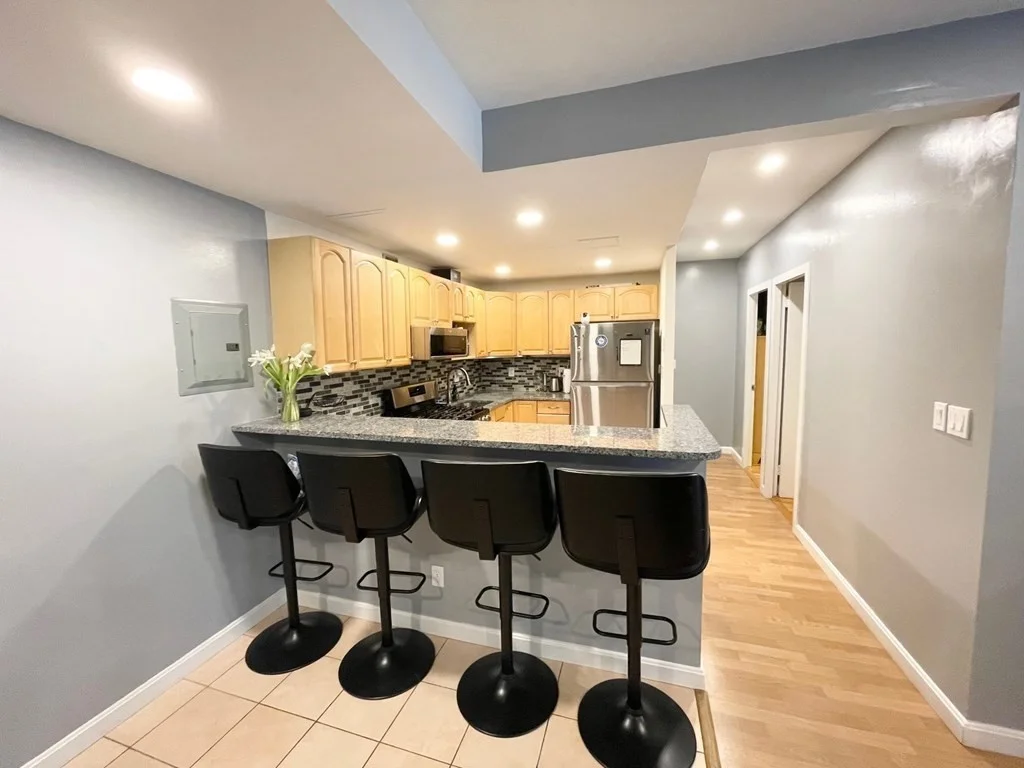 2 bed, 1 bath apartment for rent at 32 Juniper Unit 89, Brookline — photo 4 of 14