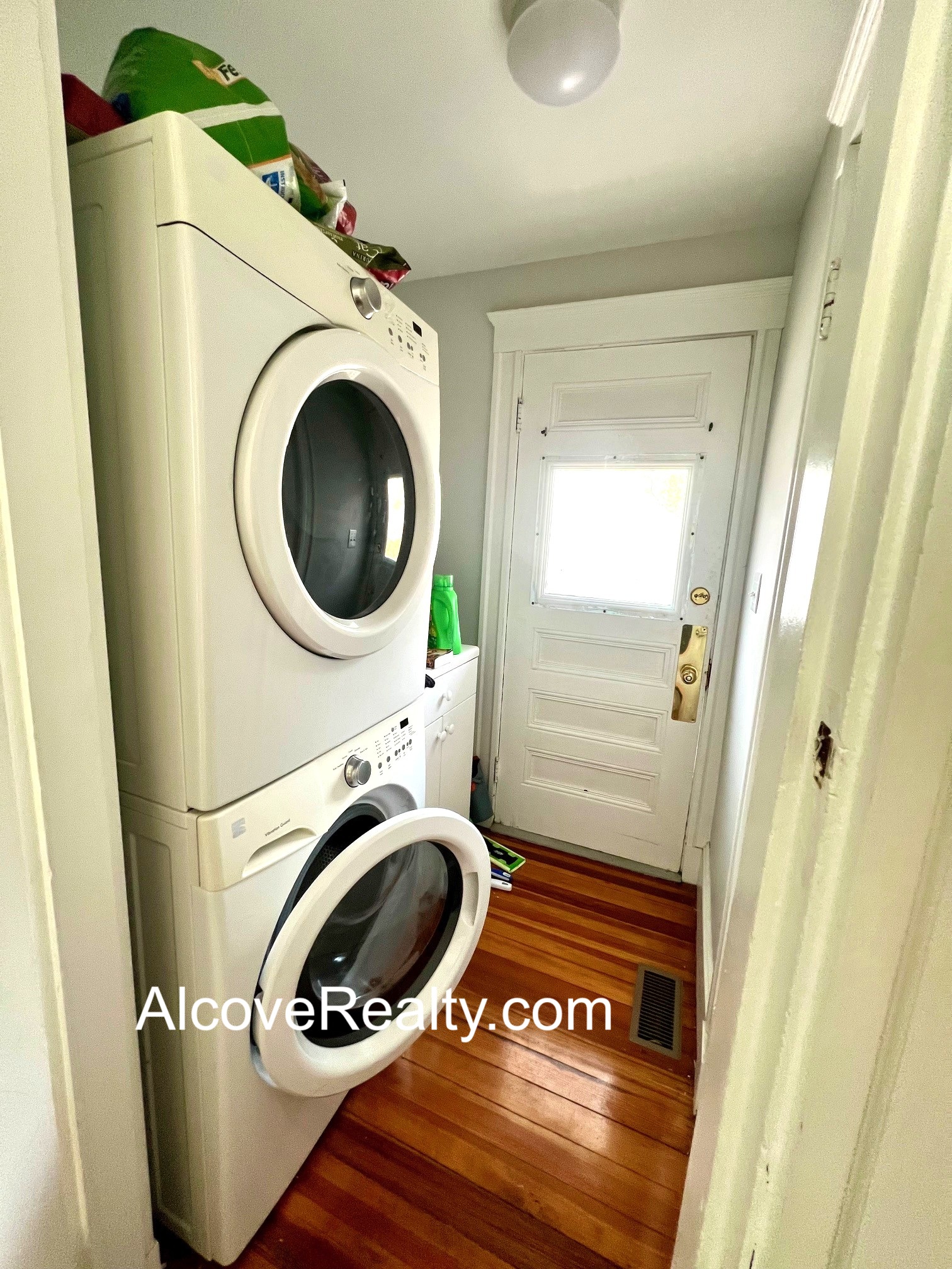 3 bed, 1 bath apartment for rent at 32 Leonard St Unit 1, Tufts — photo 13 of 16