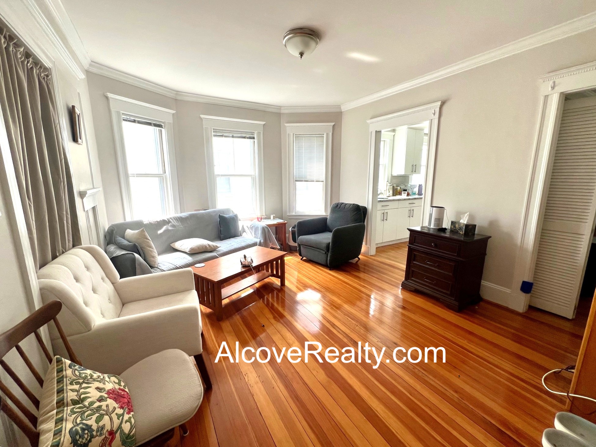 3 bed, 1 bath apartment for rent at 32 Leonard St Unit 1, Tufts — photo 1 of 16