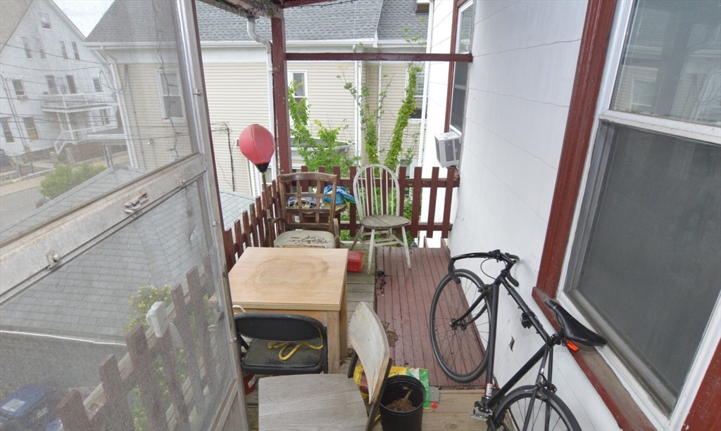 3 bed, 1 bath apartment for rent at 32 Linden St Unit 2, Allston — photo 3 of 7