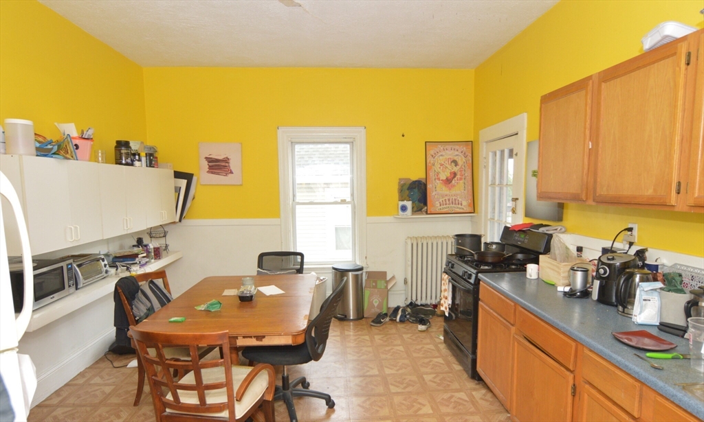 3 bed, 1 bath apartment for rent at 32 Linden St Unit 2, Allston