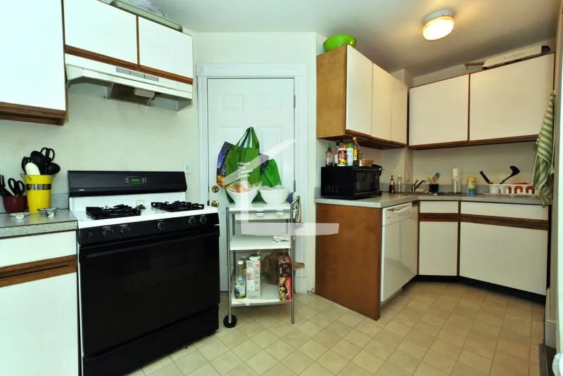 4 bed, 2 bath apartment for rent at 32 Linden St Unit 4, Central Village — photo 10 of 10
