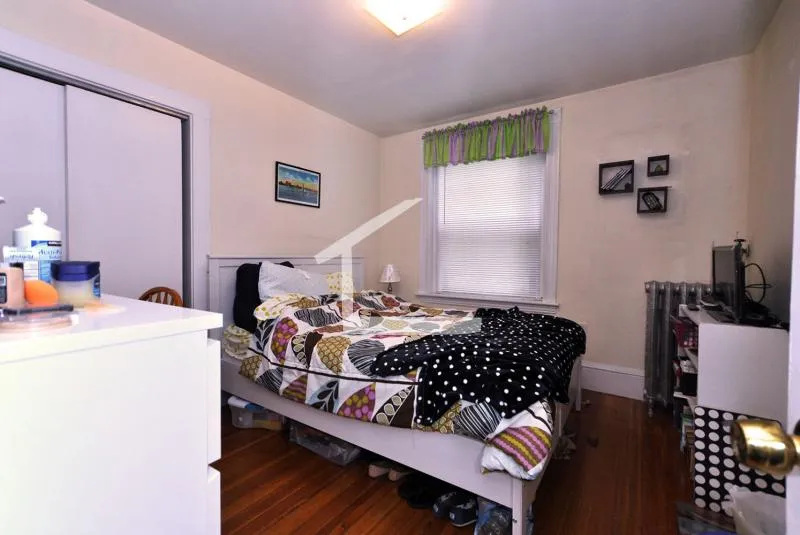 4 bed, 2 bath apartment for rent at 32 Linden St Unit 4, Central Village — photo 2 of 10